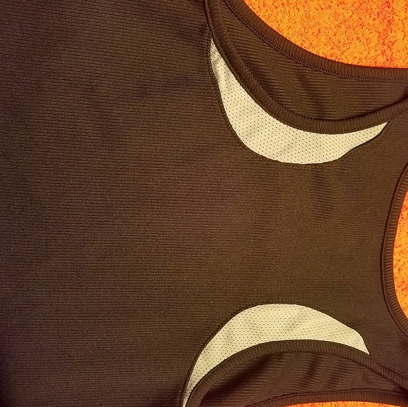 4 for $20  Tank top heat gear - Picture 3 of 3